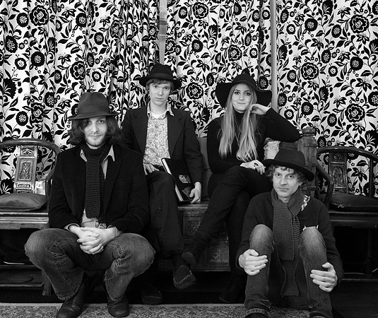 IMG_2620_nr_wb_sharpen_crop_bw.jpg